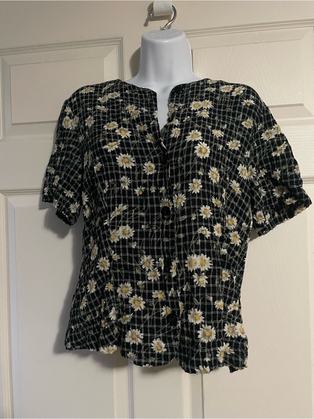 Black Floral Button-Front Short Sleeve Top